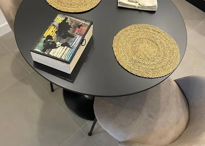 Casa Maira 아파트